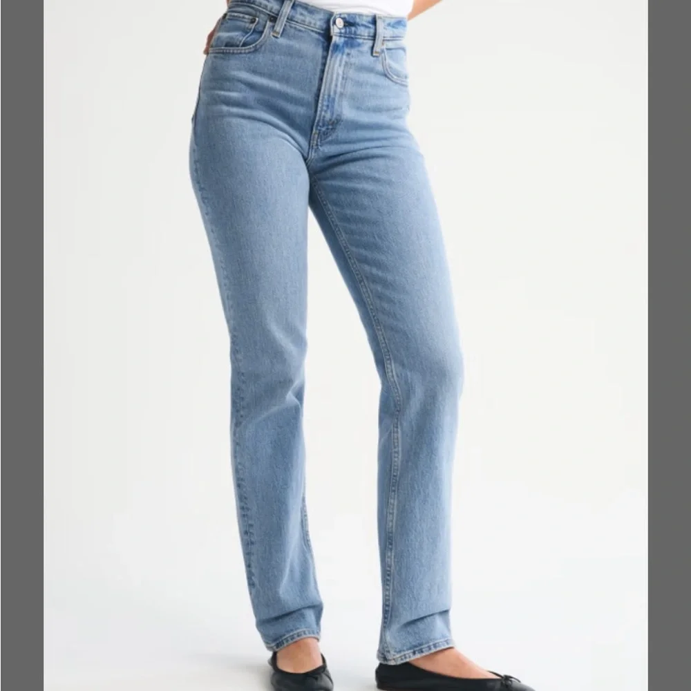 Abercrombie & Fitch 90s ultra high Straight Leg Jeans NWT Size 26/2s ankle - Picture 1 of 10
